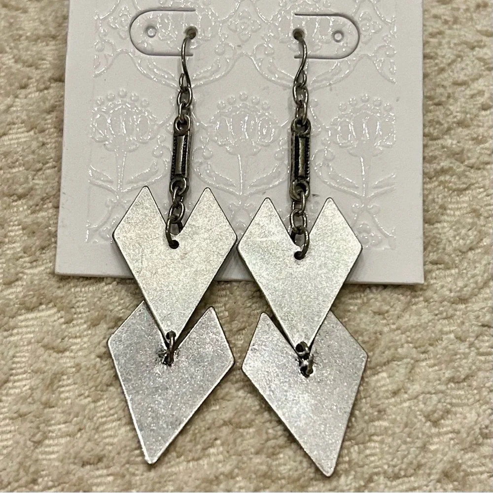 NWT Silver Geometric Linear Drop Earrings
